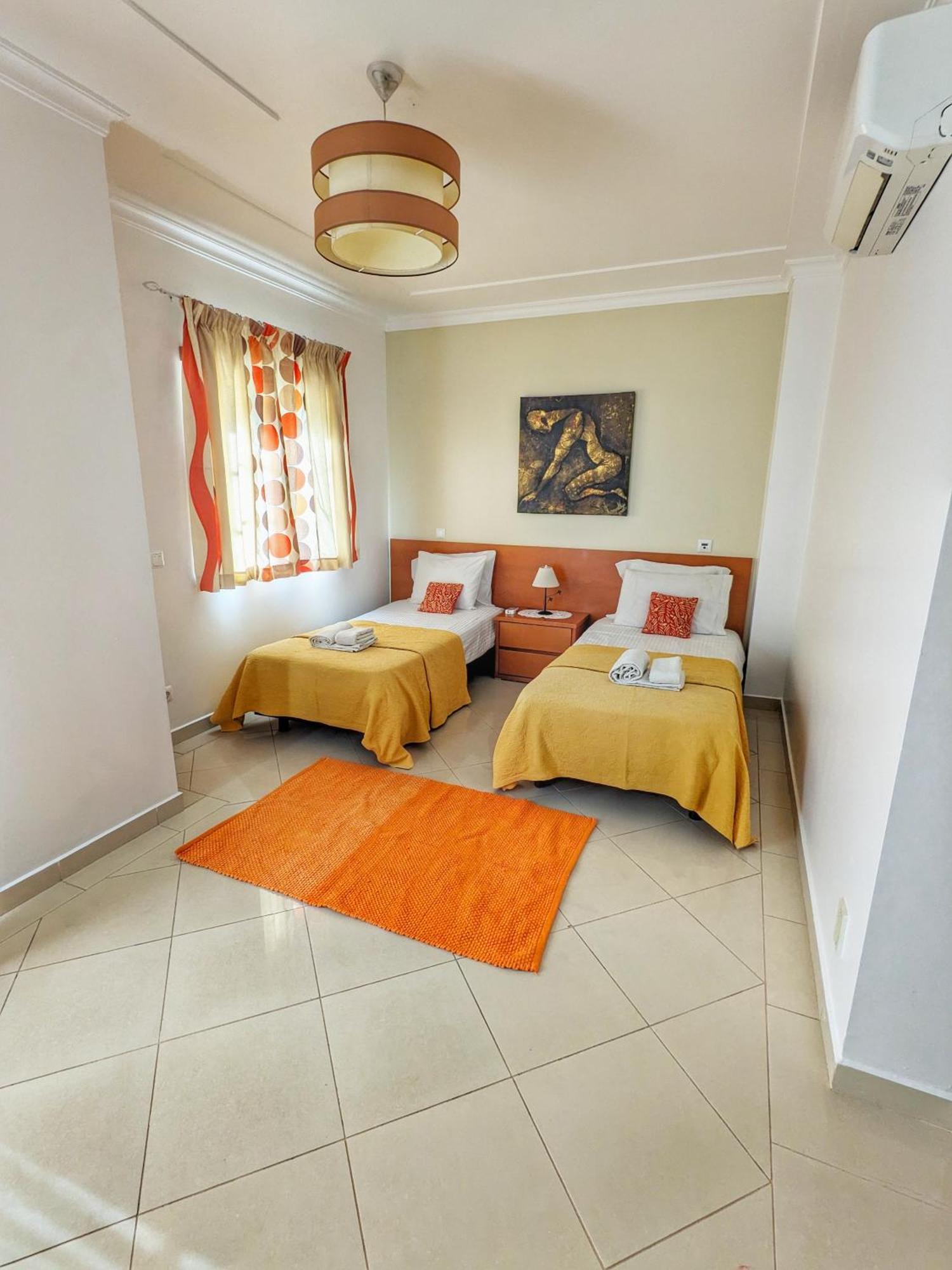Farm Village- Townhouse 2 Mins From Old Town البوفيرا المظهر الخارجي الصورة