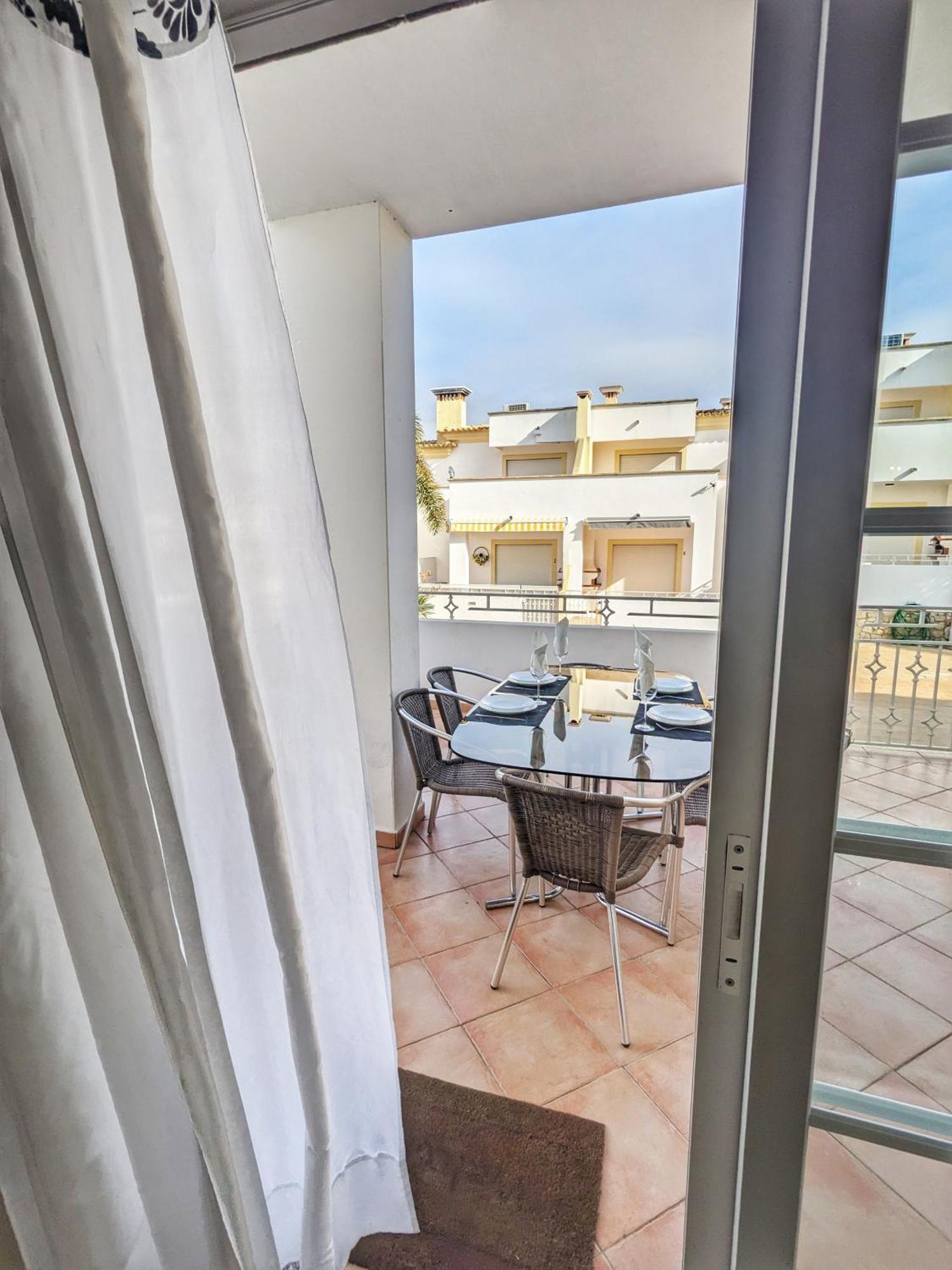 Farm Village- Townhouse 2 Mins From Old Town البوفيرا المظهر الخارجي الصورة